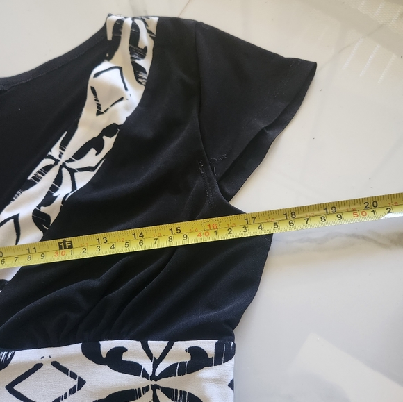 Enfocus V-Neck EUC Size 10 Black Mini Dress - Picture 10 of 13